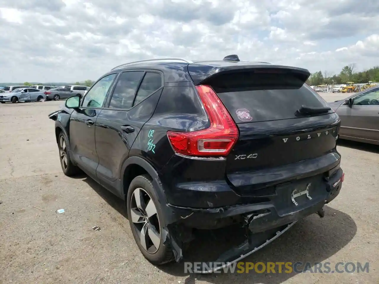 3 Photograph of a damaged car YV4162UK4K2056070 VOLVO XC40 2019