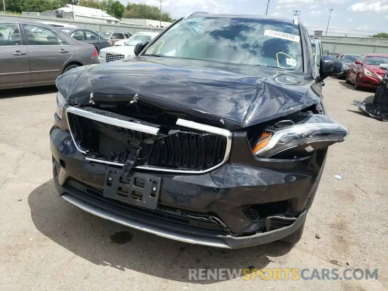 9 Photograph of a damaged car YV4162UK4K2056070 VOLVO XC40 2019