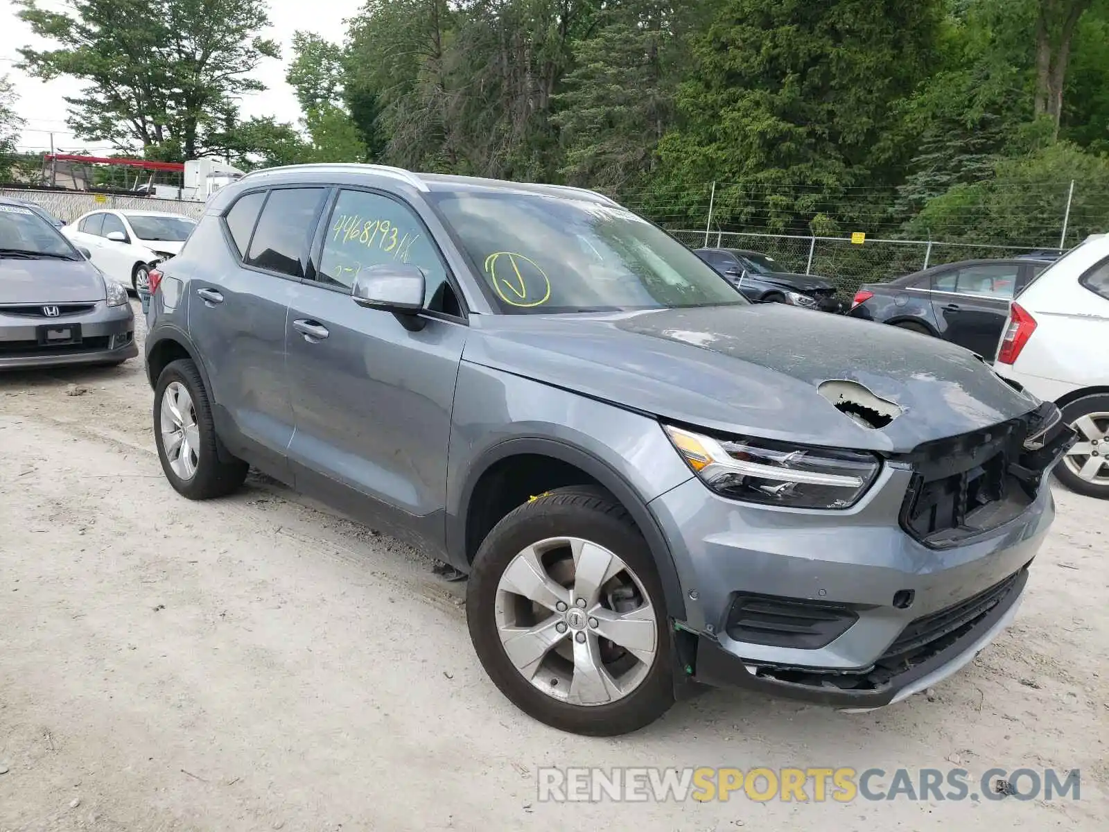 1 Photograph of a damaged car YV4162UK4K2066677 VOLVO XC40 2019