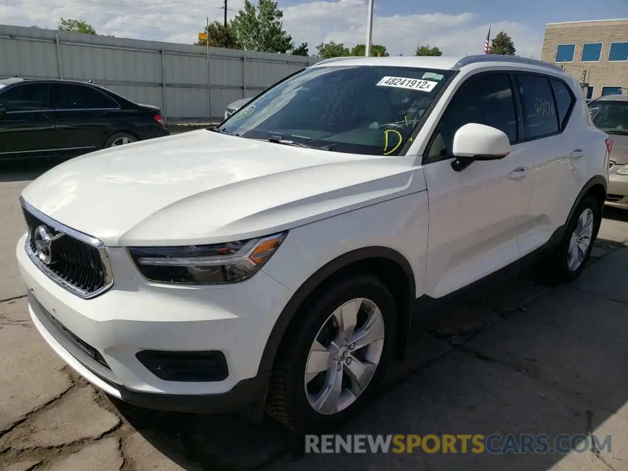 2 Photograph of a damaged car YV4162UK4K2092292 VOLVO XC40 2019