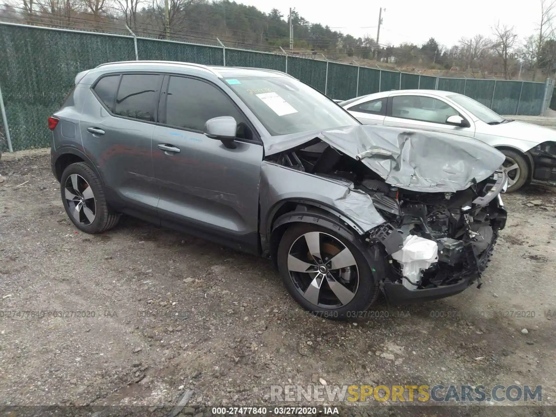 1 Photograph of a damaged car YV4162UK4K2128661 VOLVO XC40 2019