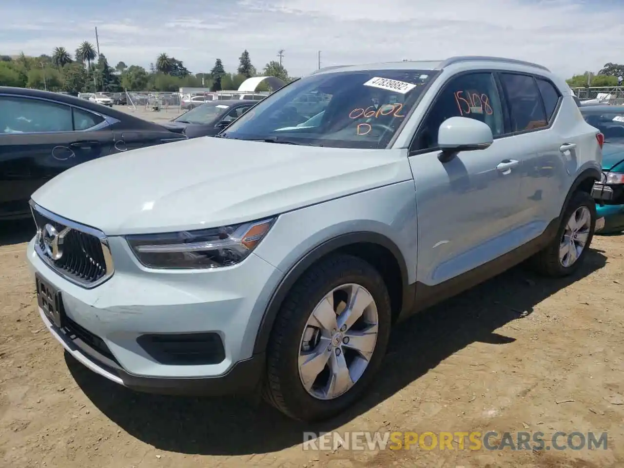 2 Photograph of a damaged car YV4162UK4K2129681 VOLVO XC40 2019