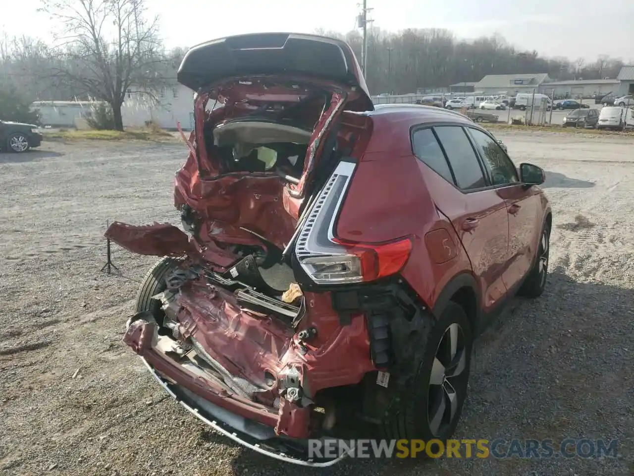 4 Photograph of a damaged car YV4162UK5K2063173 VOLVO XC40 2019