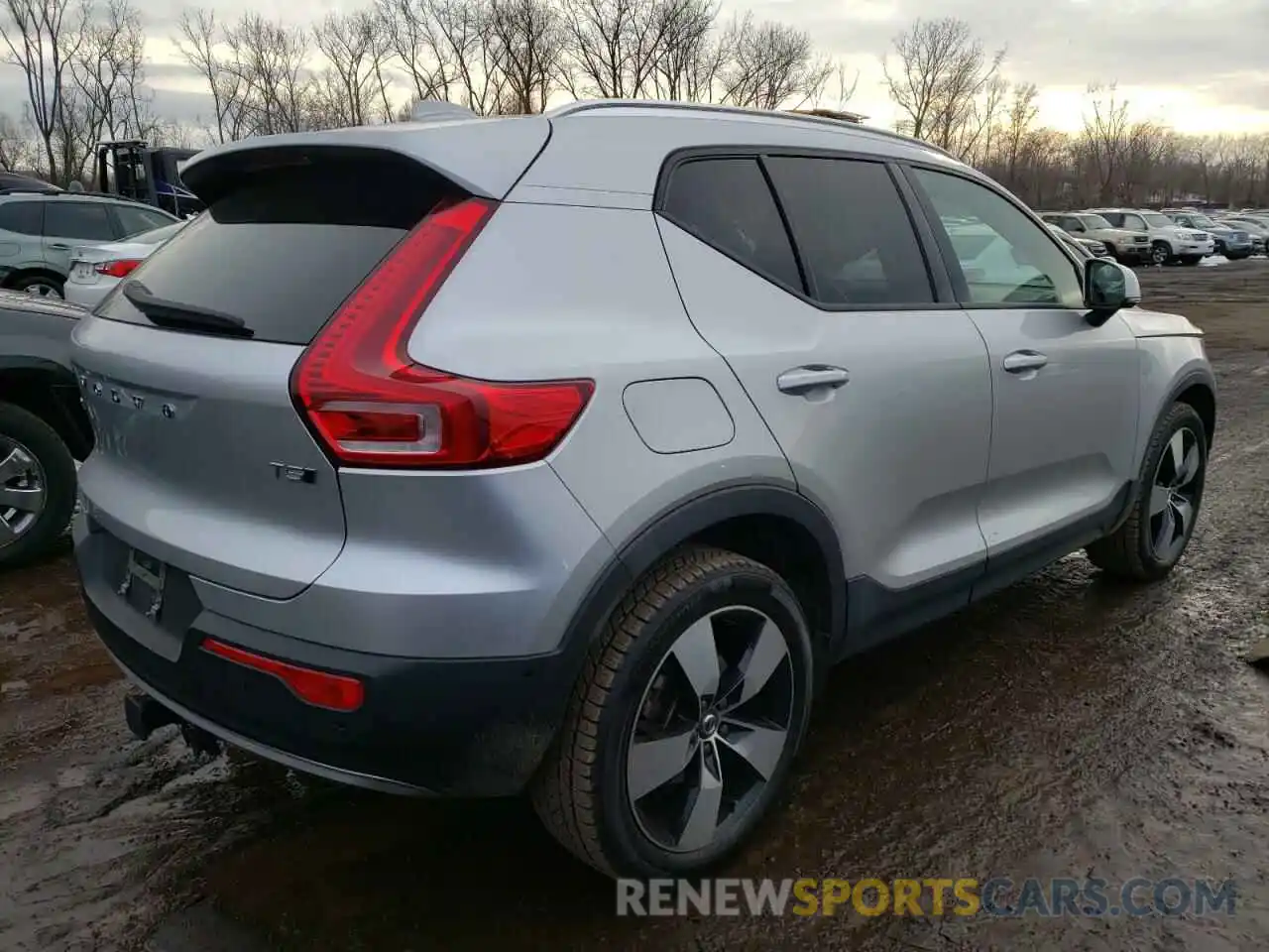 3 Photograph of a damaged car YV4162UK5K2093306 VOLVO XC40 2019