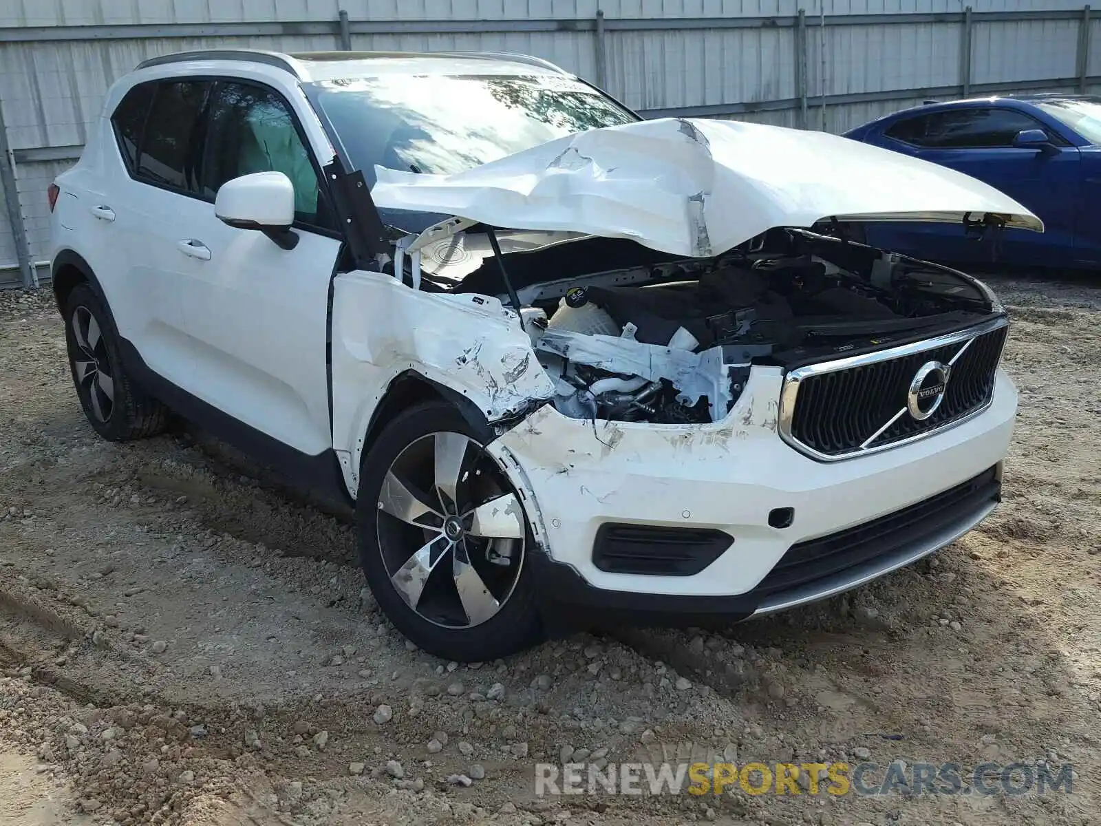 1 Photograph of a damaged car YV4162UK5K2100156 VOLVO XC40 2019