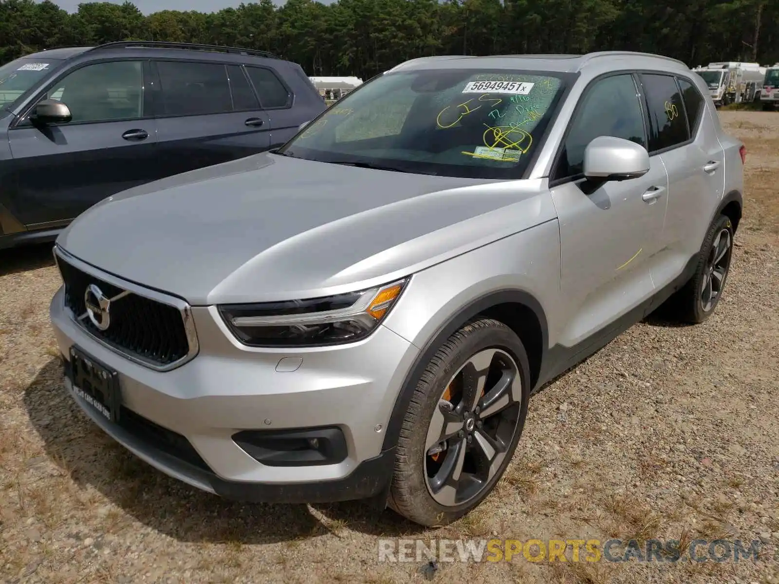 2 Photograph of a damaged car YV4162UK5K2107284 VOLVO XC40 2019