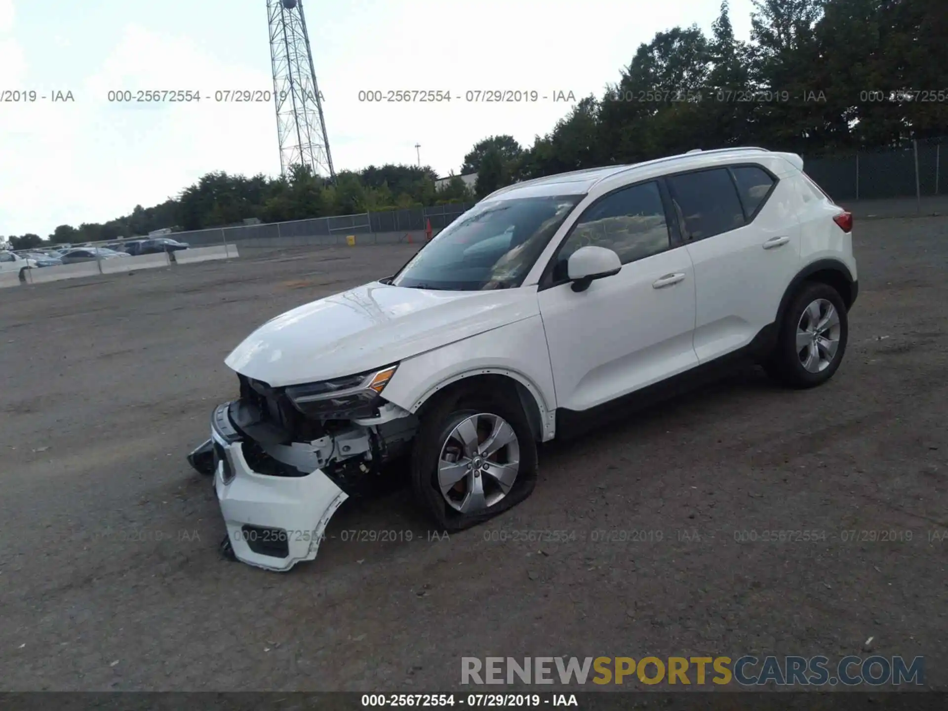 2 Photograph of a damaged car YV4162UK5K2114025 VOLVO XC40 2019