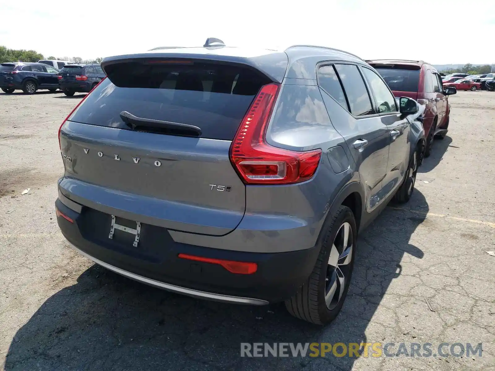 4 Photograph of a damaged car YV4162UK5K2114039 VOLVO XC40 2019