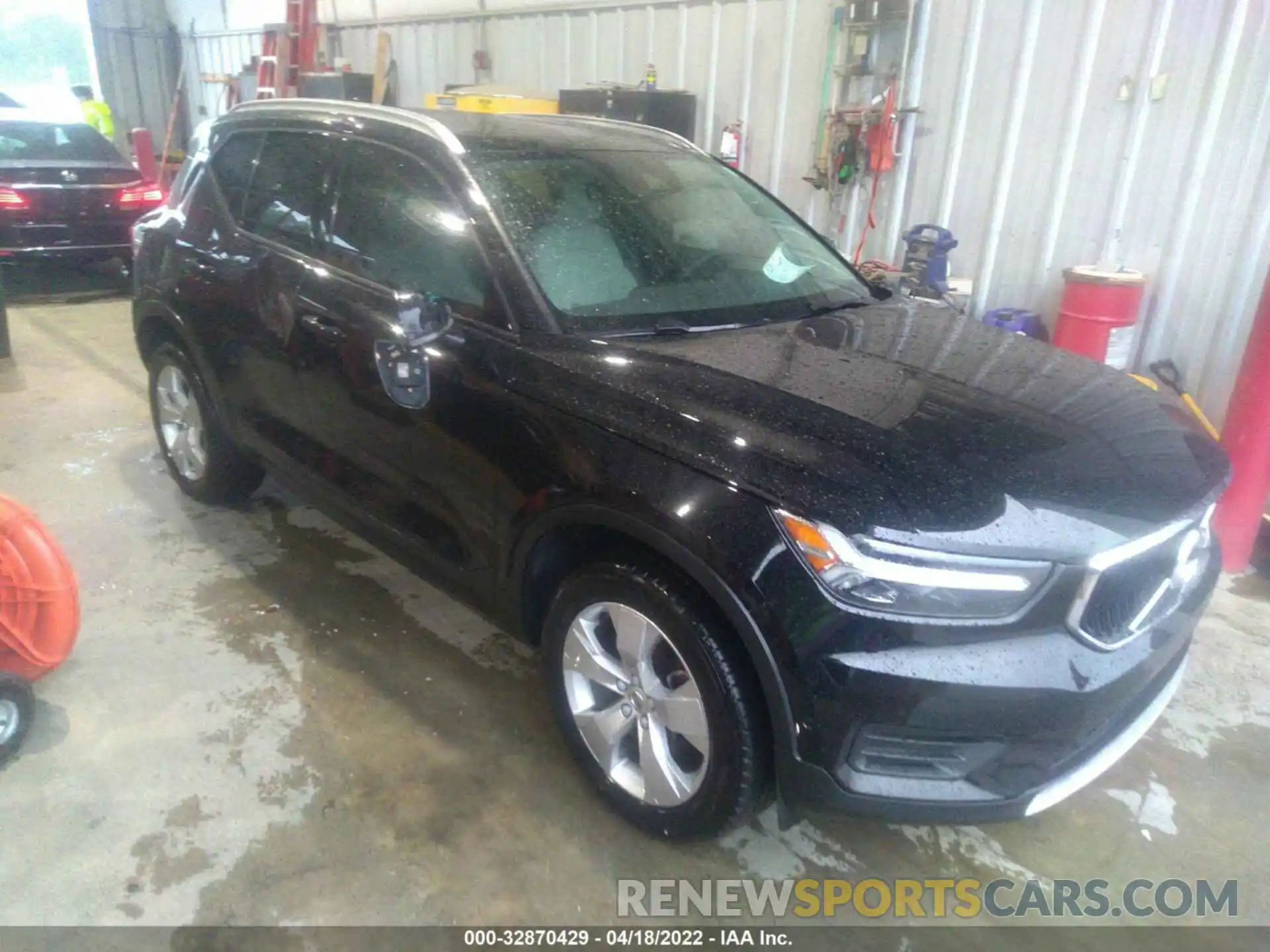 1 Photograph of a damaged car YV4162UK5K2119113 VOLVO XC40 2019