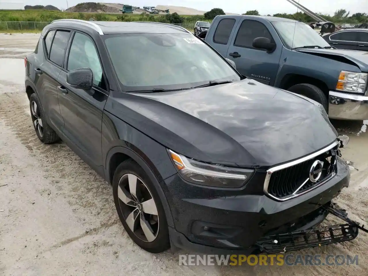 1 Photograph of a damaged car YV4162UK5K2131407 VOLVO XC40 2019