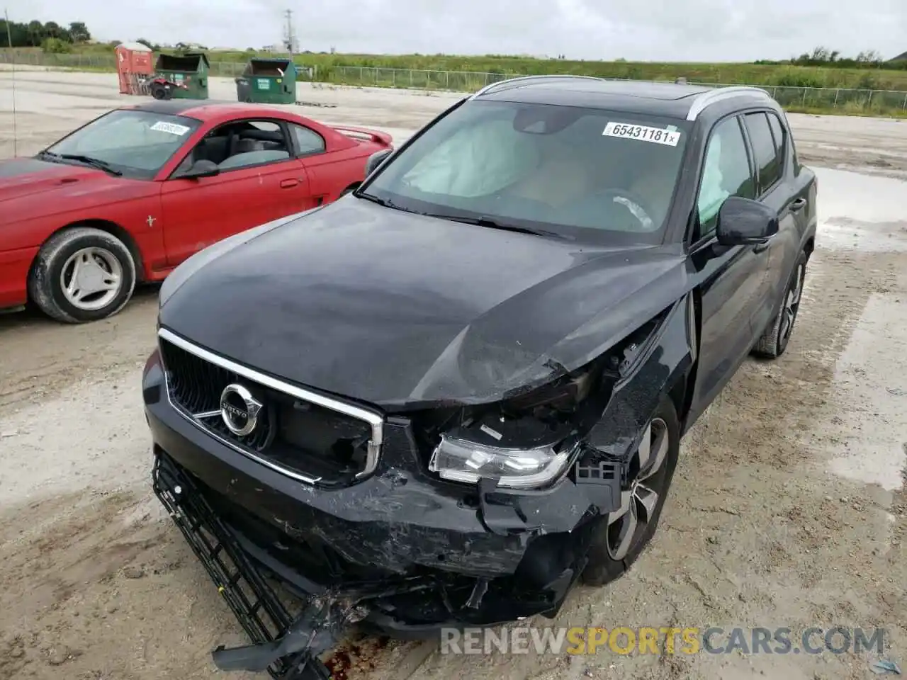 2 Photograph of a damaged car YV4162UK5K2131407 VOLVO XC40 2019