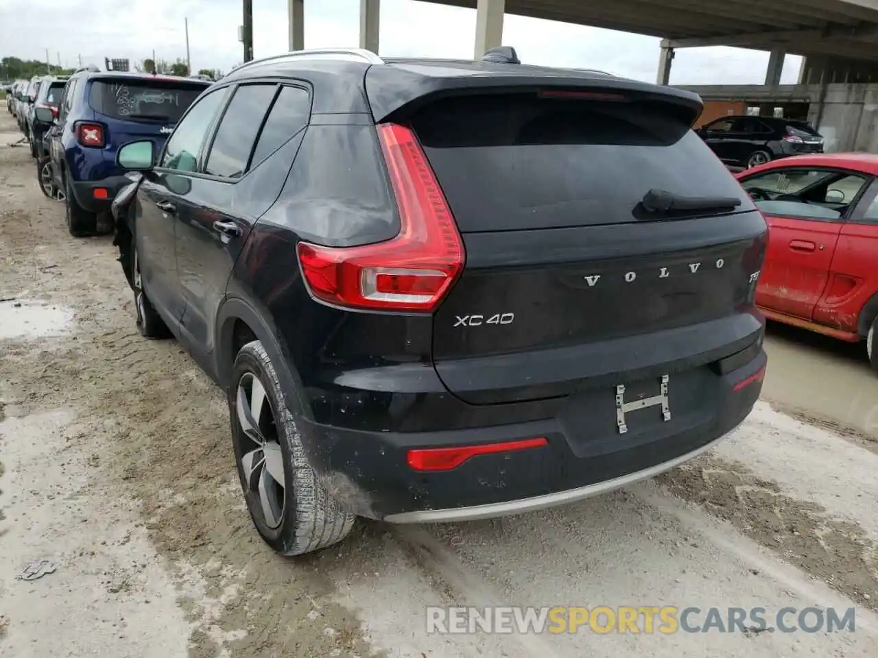 3 Photograph of a damaged car YV4162UK5K2131407 VOLVO XC40 2019