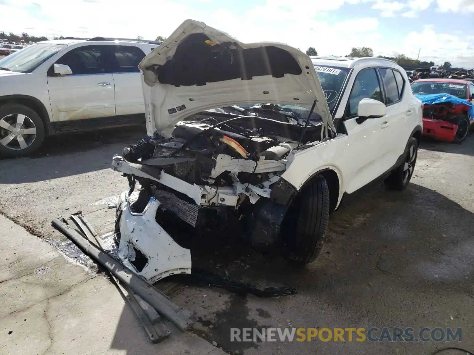 2 Photograph of a damaged car YV4162UK5K2134548 VOLVO XC40 2019