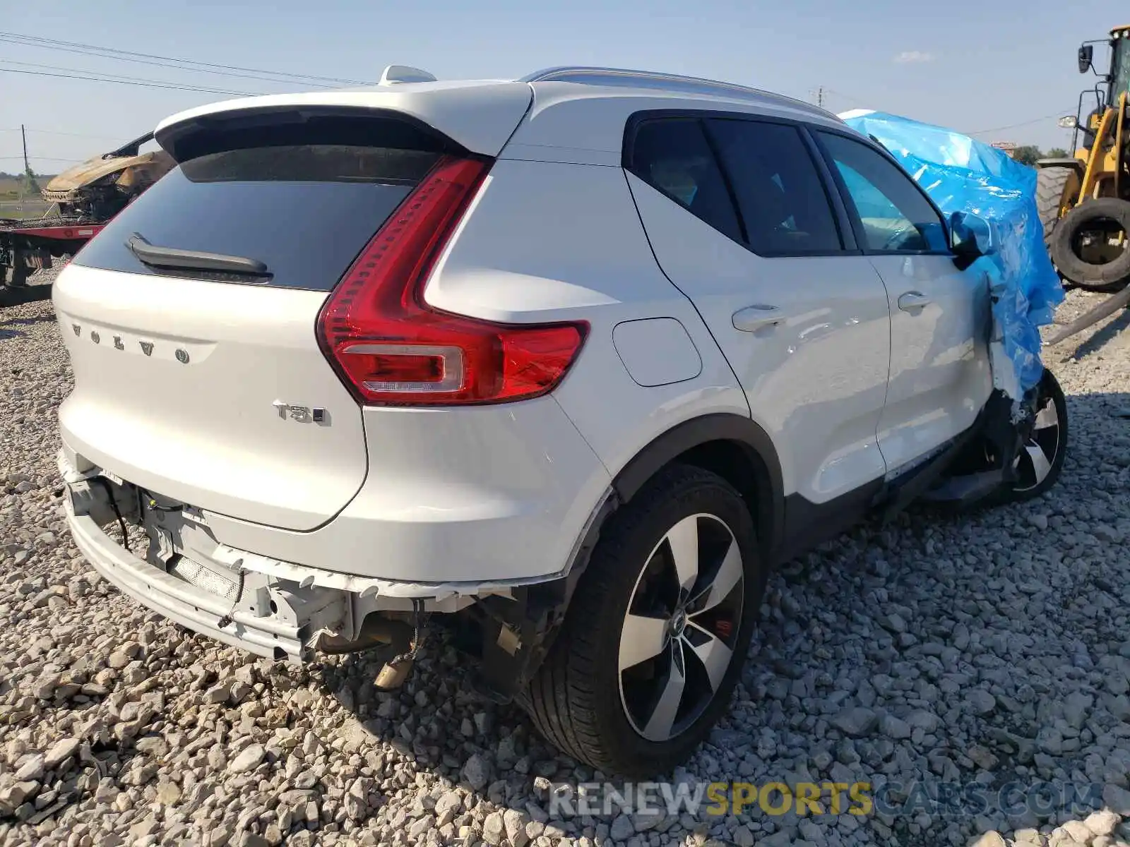 4 Photograph of a damaged car YV4162UK5K2134548 VOLVO XC40 2019