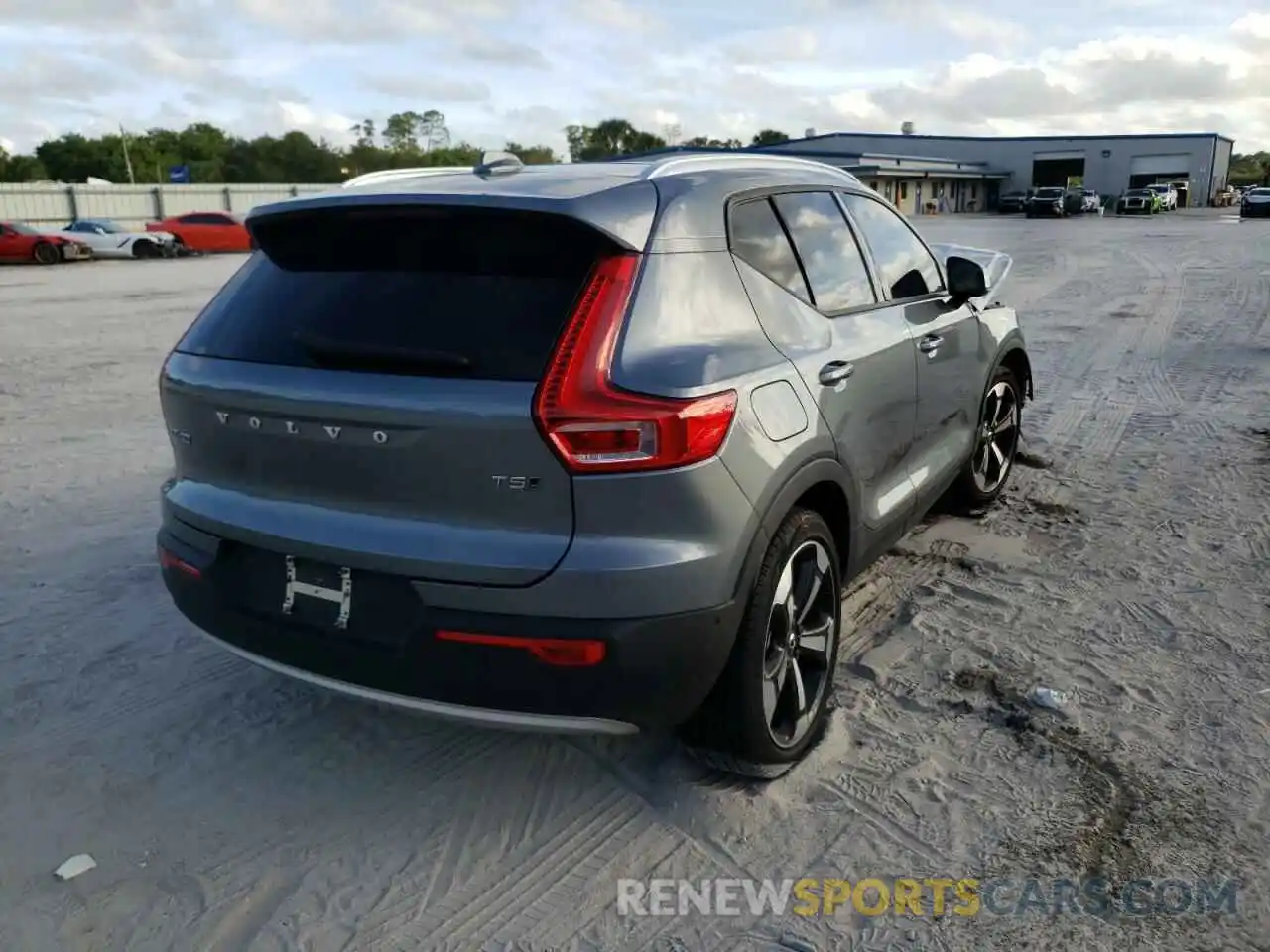 4 Photograph of a damaged car YV4162UK5K2139085 VOLVO XC40 2019