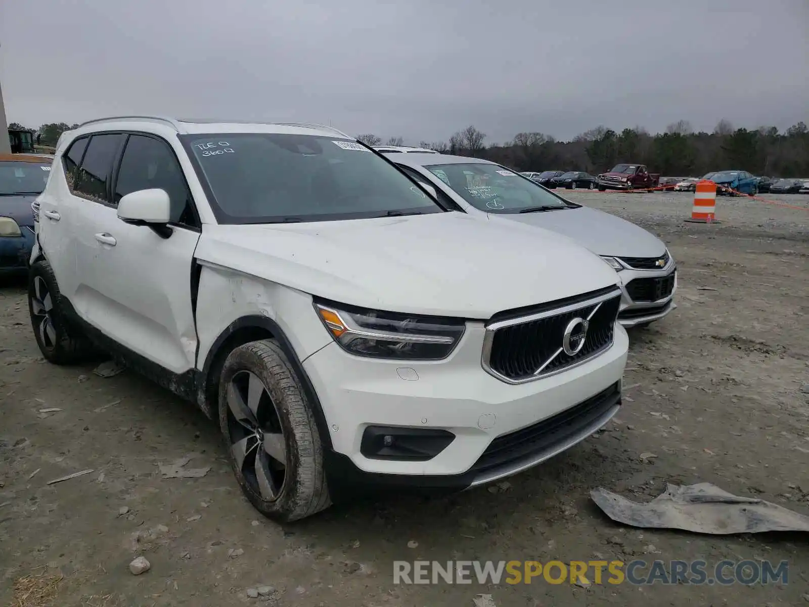 1 Photograph of a damaged car YV4162UK5K2147073 VOLVO XC40 2019