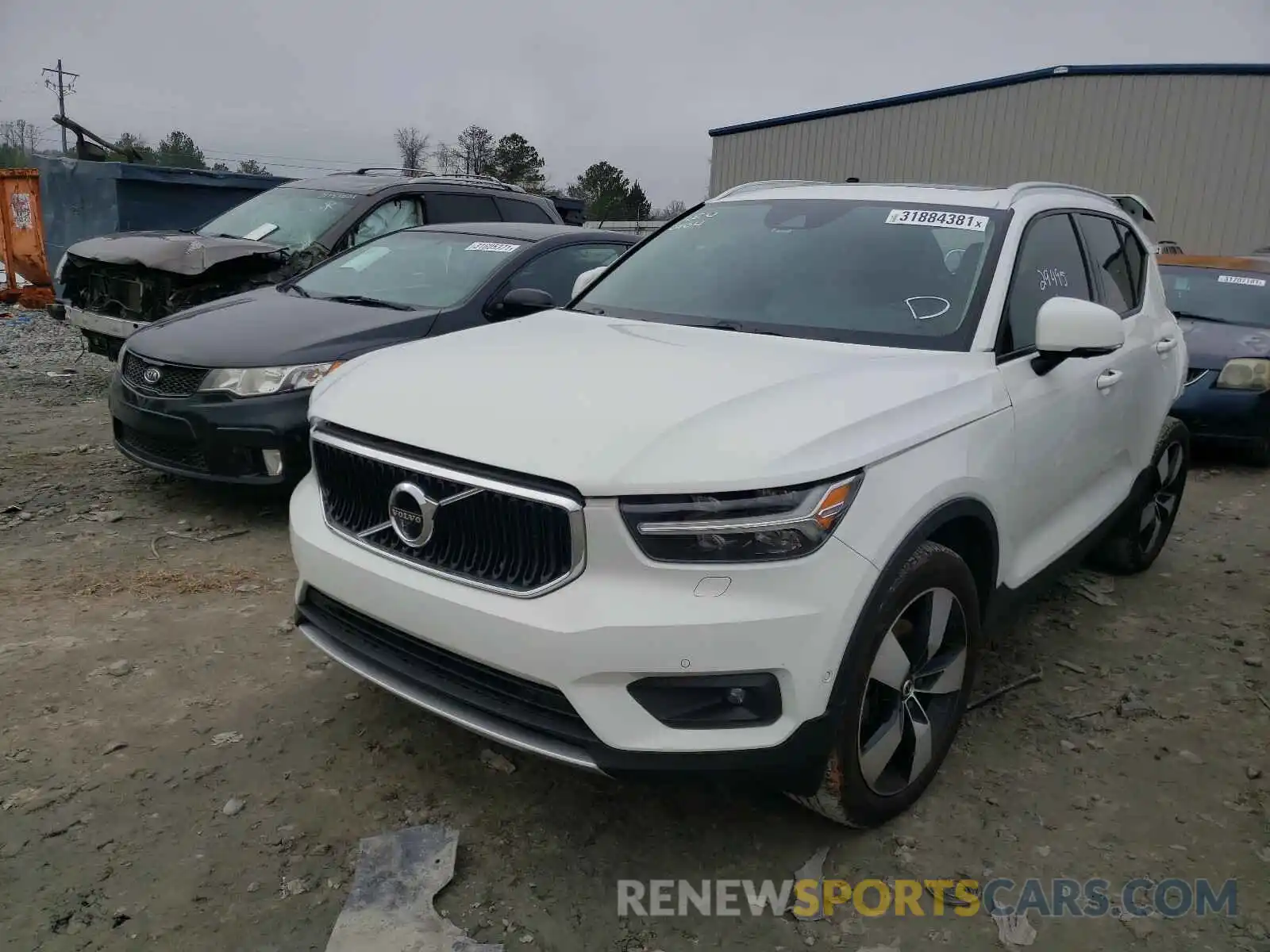 2 Photograph of a damaged car YV4162UK5K2147073 VOLVO XC40 2019