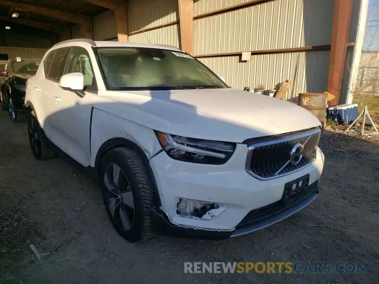 1 Photograph of a damaged car YV4162UK6K2088535 VOLVO XC40 2019