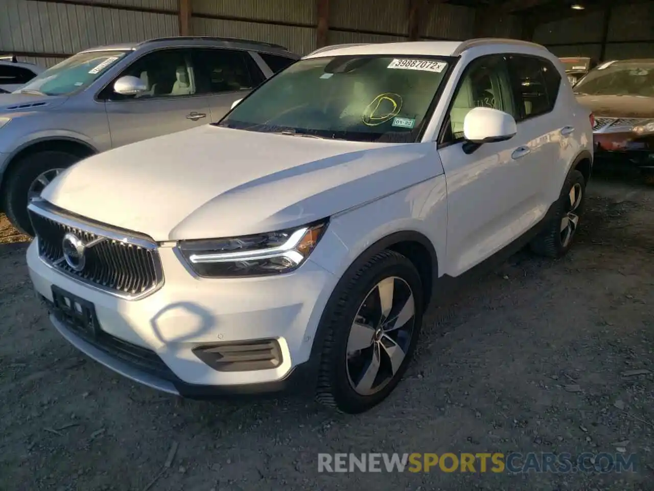 2 Photograph of a damaged car YV4162UK6K2088535 VOLVO XC40 2019