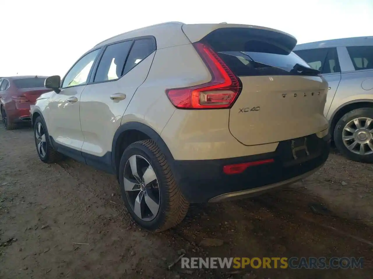 3 Photograph of a damaged car YV4162UK6K2088535 VOLVO XC40 2019