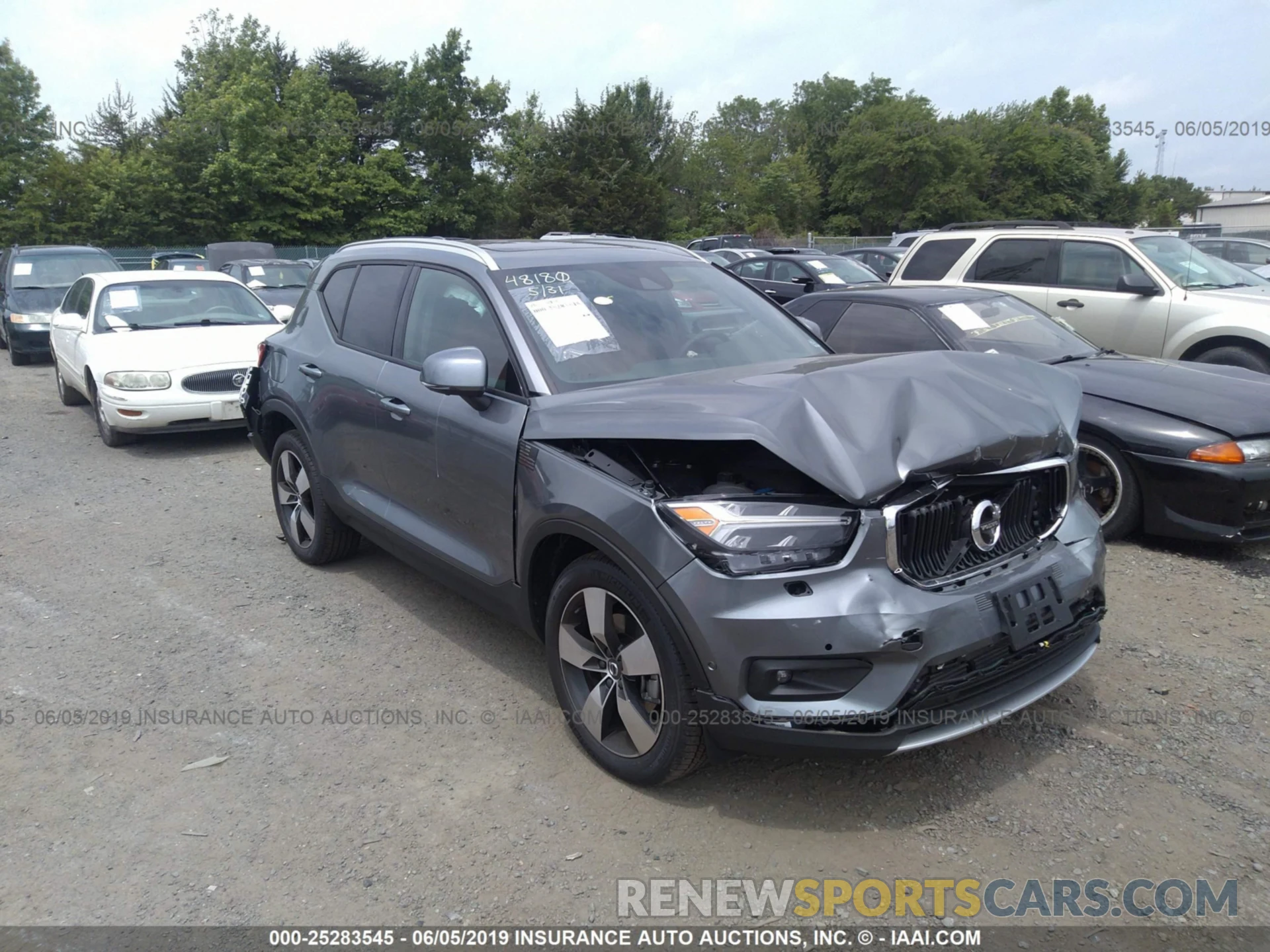 1 Photograph of a damaged car YV4162UK6K2141198 VOLVO XC40 2019