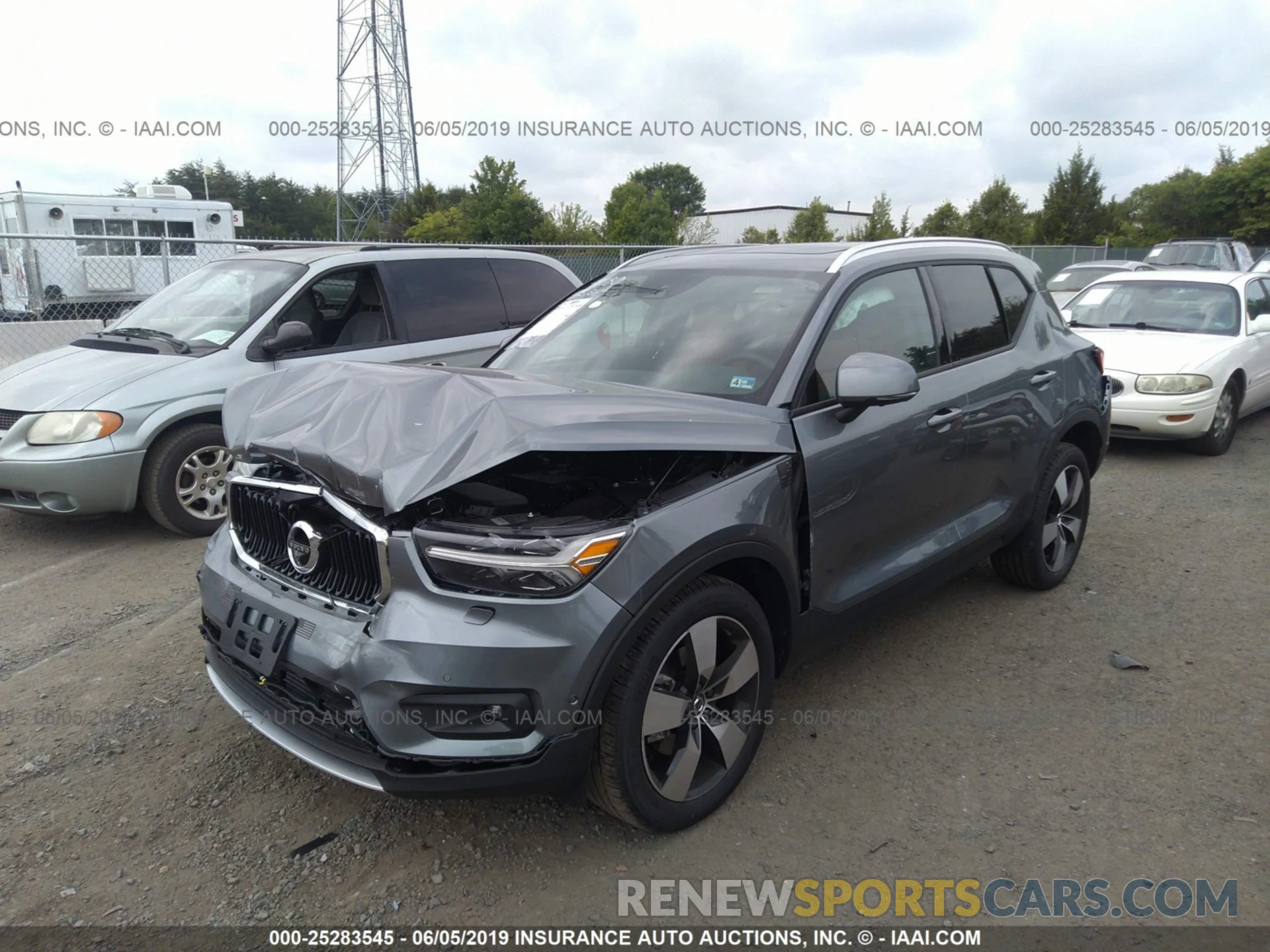 2 Photograph of a damaged car YV4162UK6K2141198 VOLVO XC40 2019