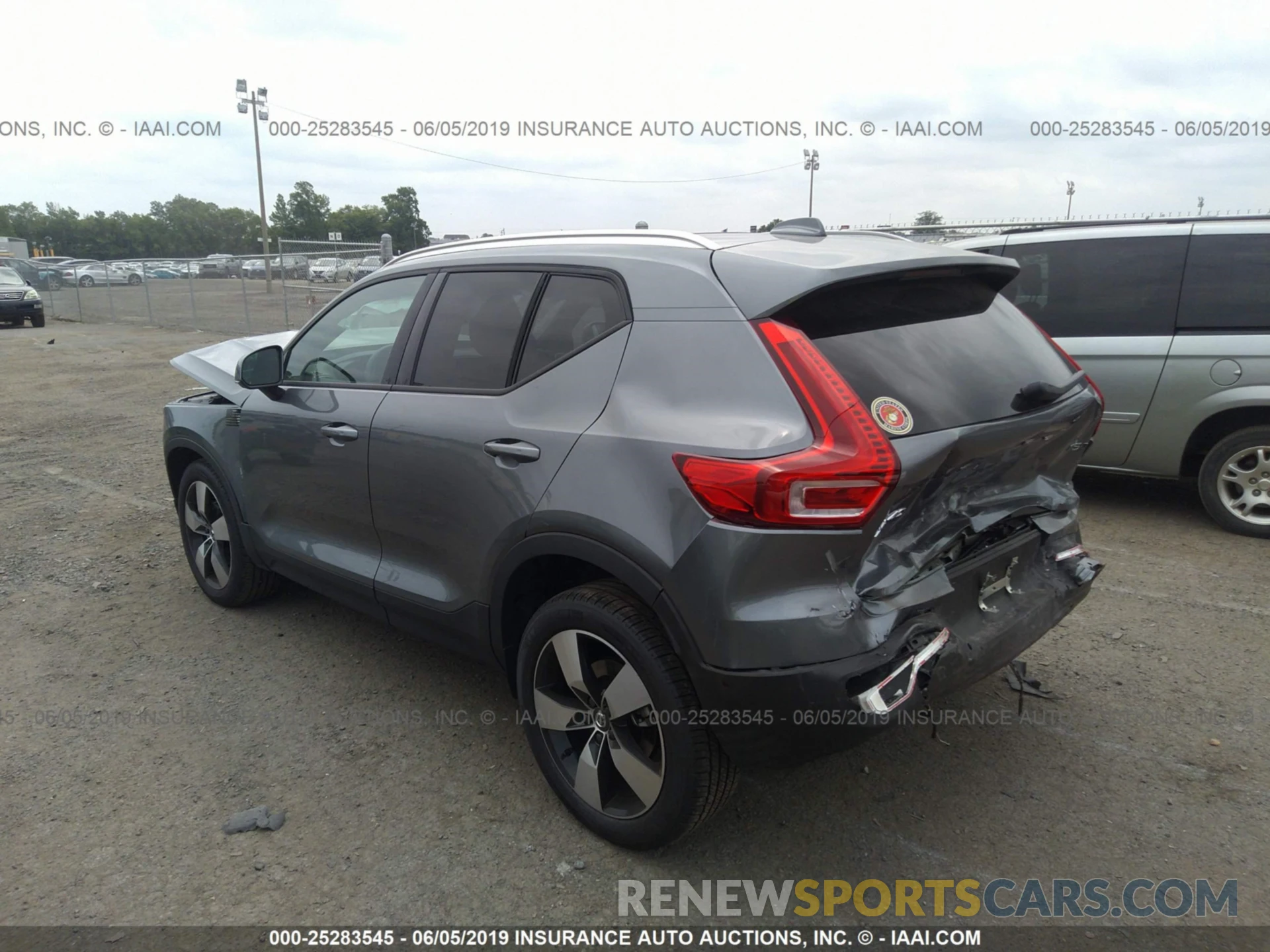 3 Photograph of a damaged car YV4162UK6K2141198 VOLVO XC40 2019