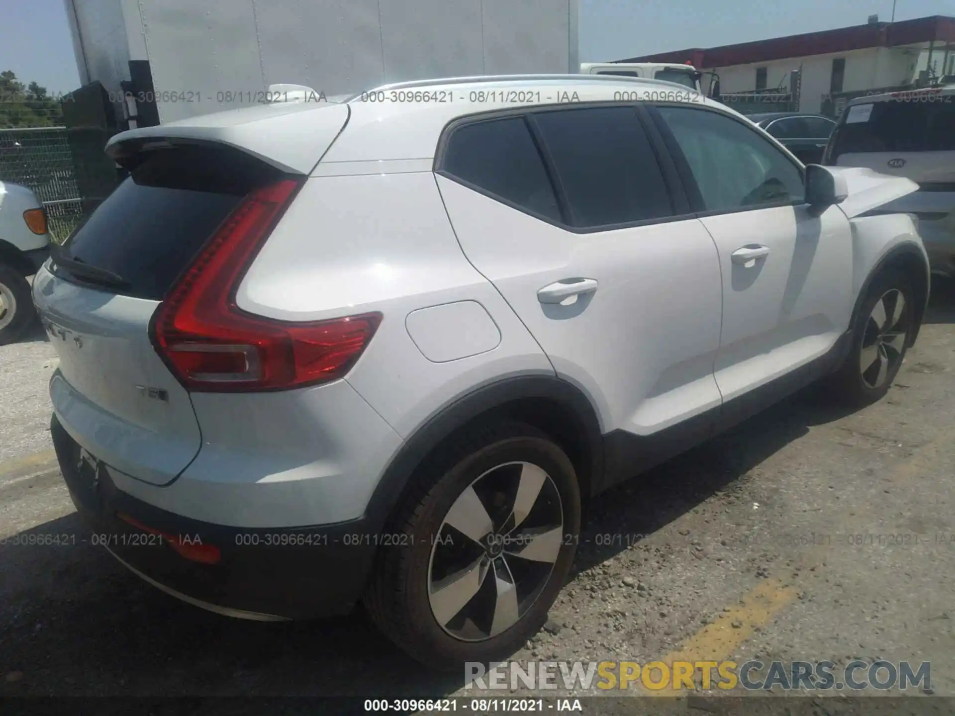 4 Photograph of a damaged car YV4162UK6K2147924 VOLVO XC40 2019