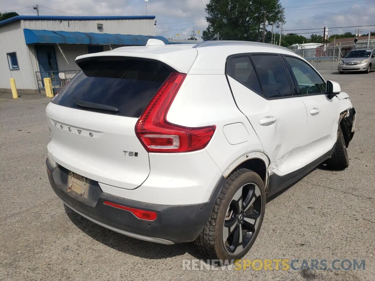 4 Photograph of a damaged car YV4162UK6K2151486 VOLVO XC40 2019