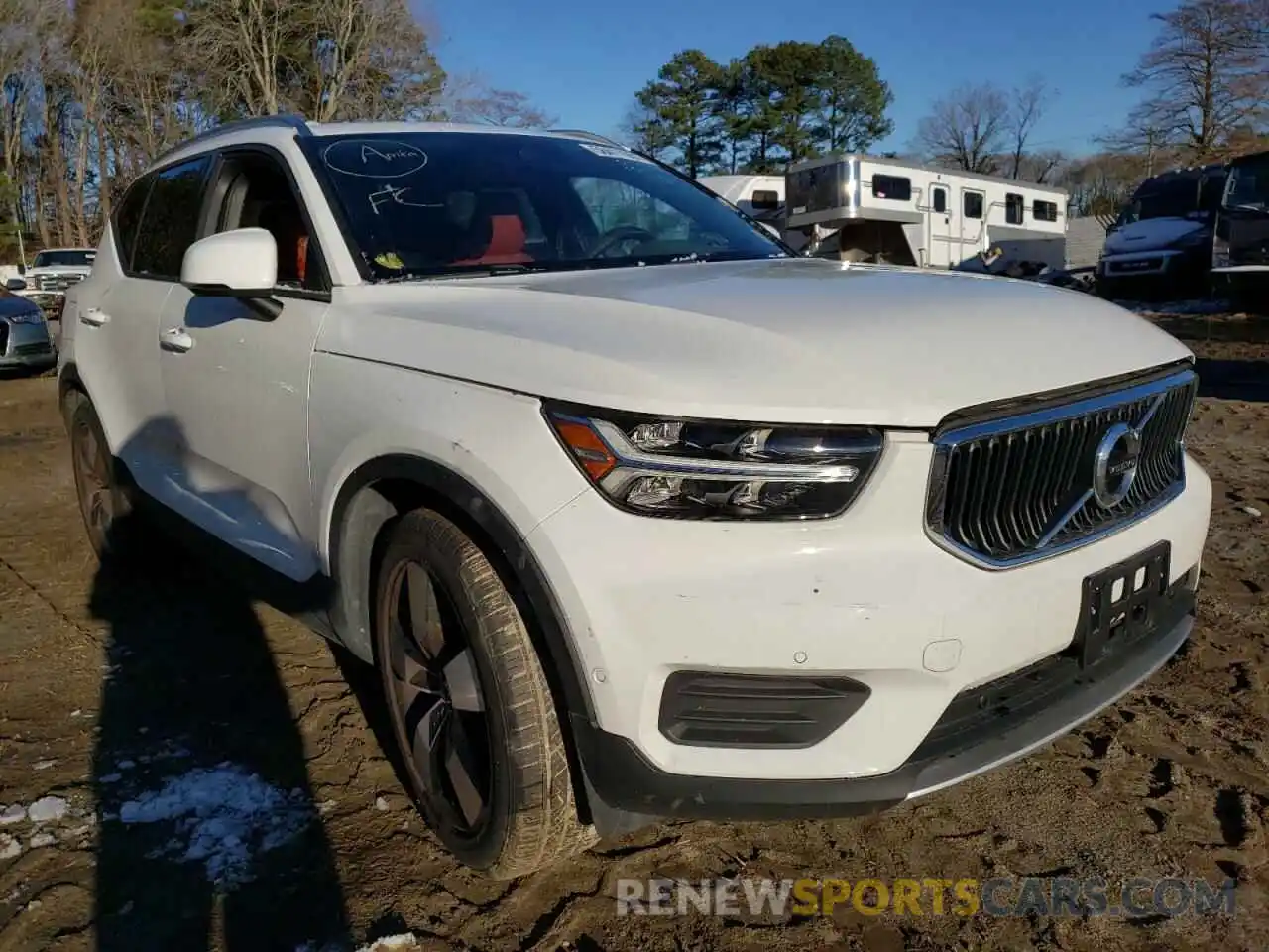 1 Photograph of a damaged car YV4162UK7K2046388 VOLVO XC40 2019