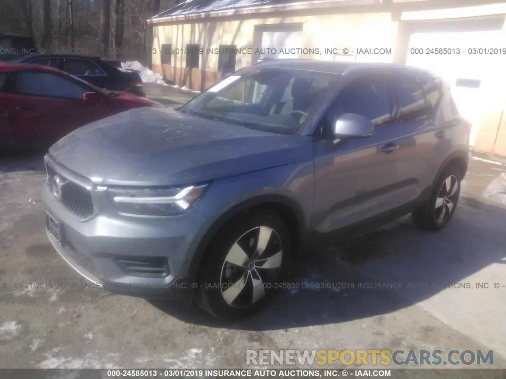 2 Photograph of a damaged car YV4162UK7K2075535 VOLVO XC40 2019