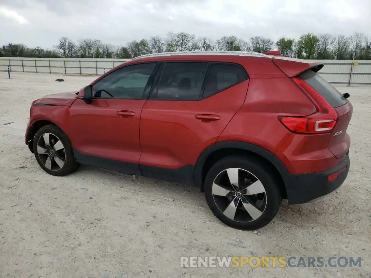 2 Photograph of a damaged car YV4162UK7K2156714 VOLVO XC40 2019