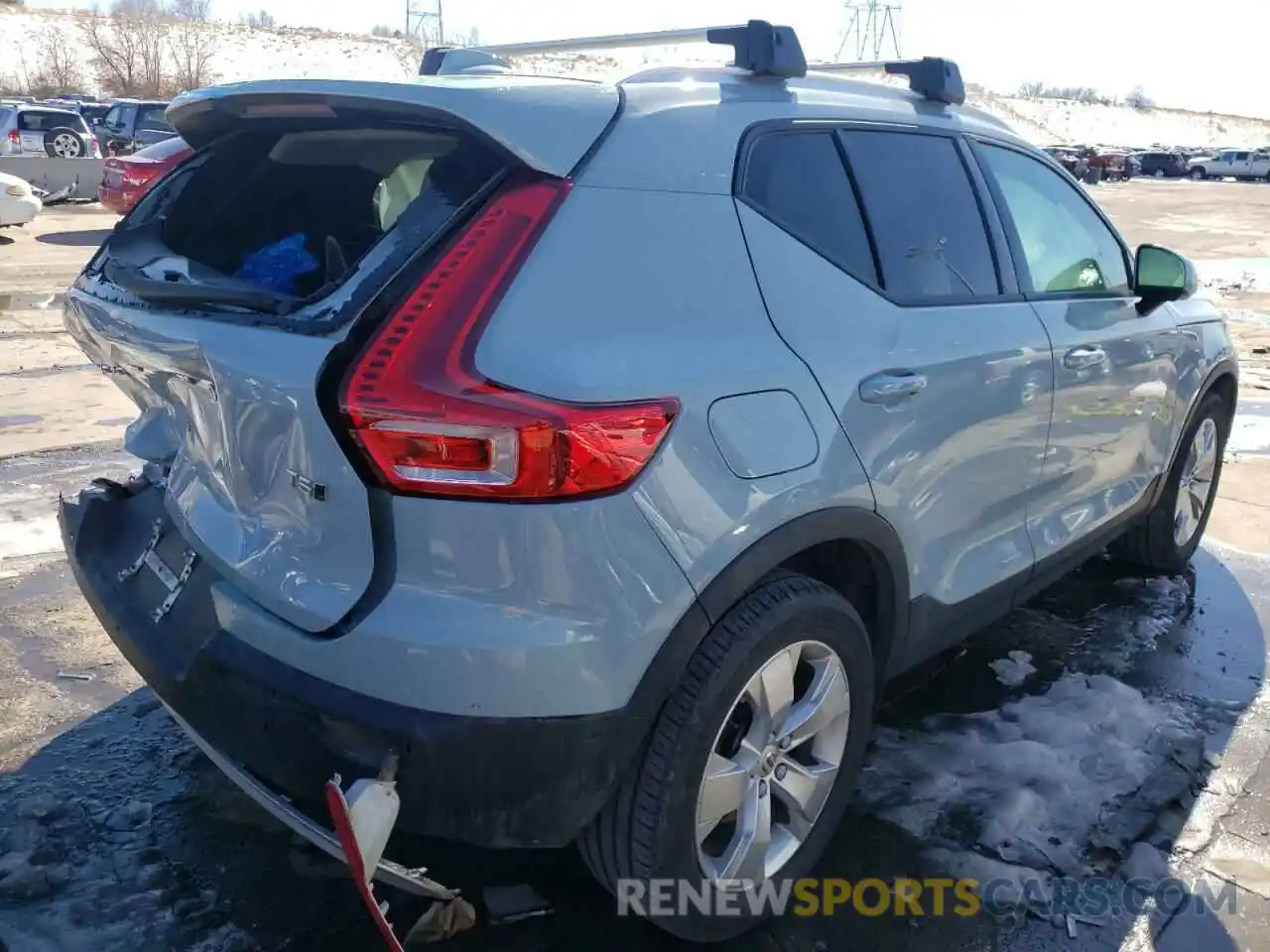 4 Photograph of a damaged car YV4162UK8K2058033 VOLVO XC40 2019