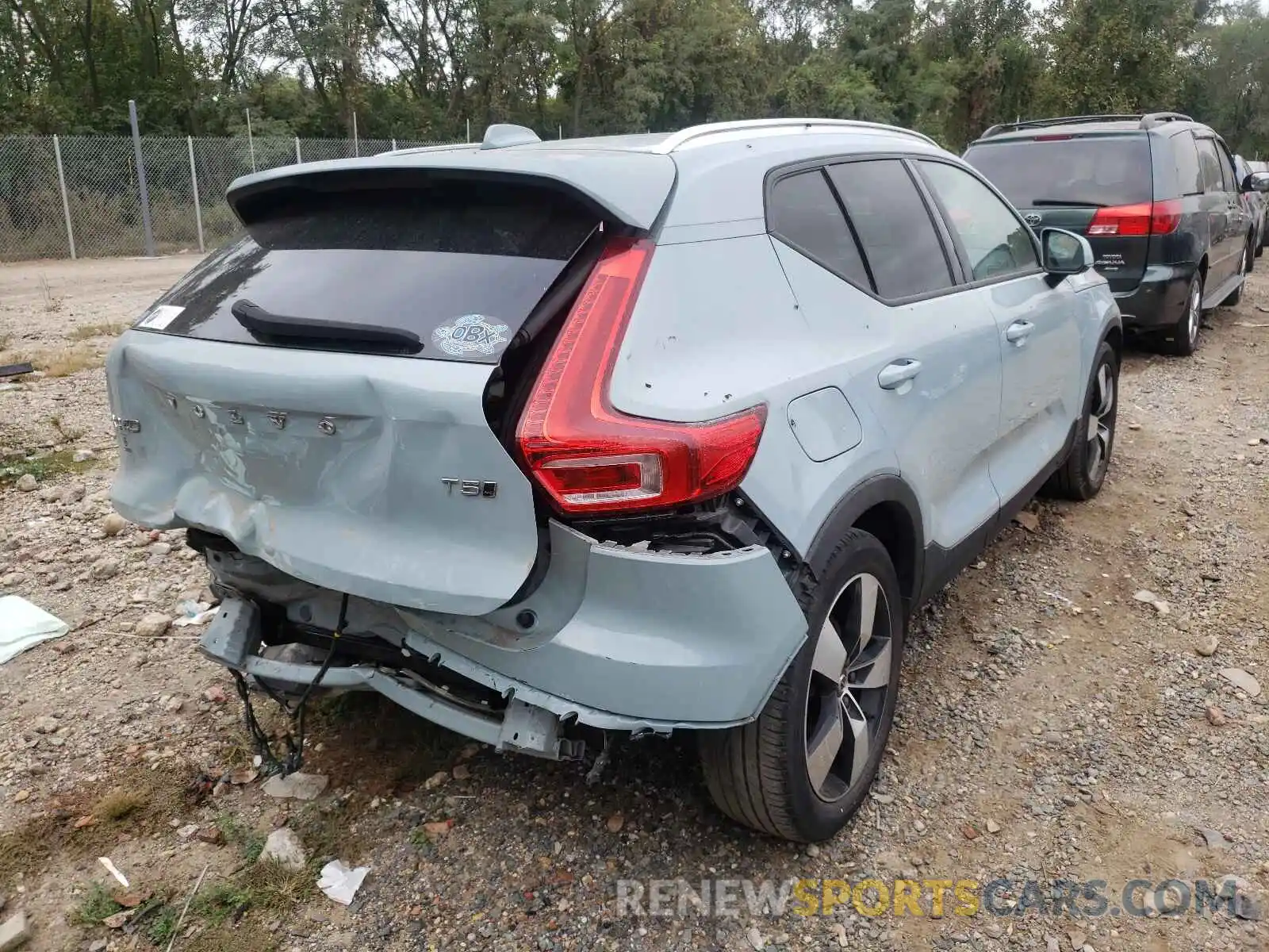 4 Photograph of a damaged car YV4162UK8K2063233 VOLVO XC40 2019