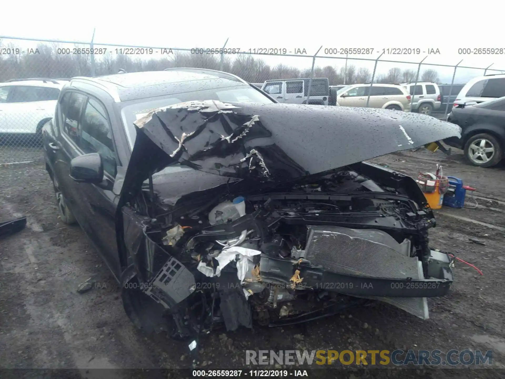 1 Photograph of a damaged car YV4162UK8K2082235 VOLVO XC40 2019