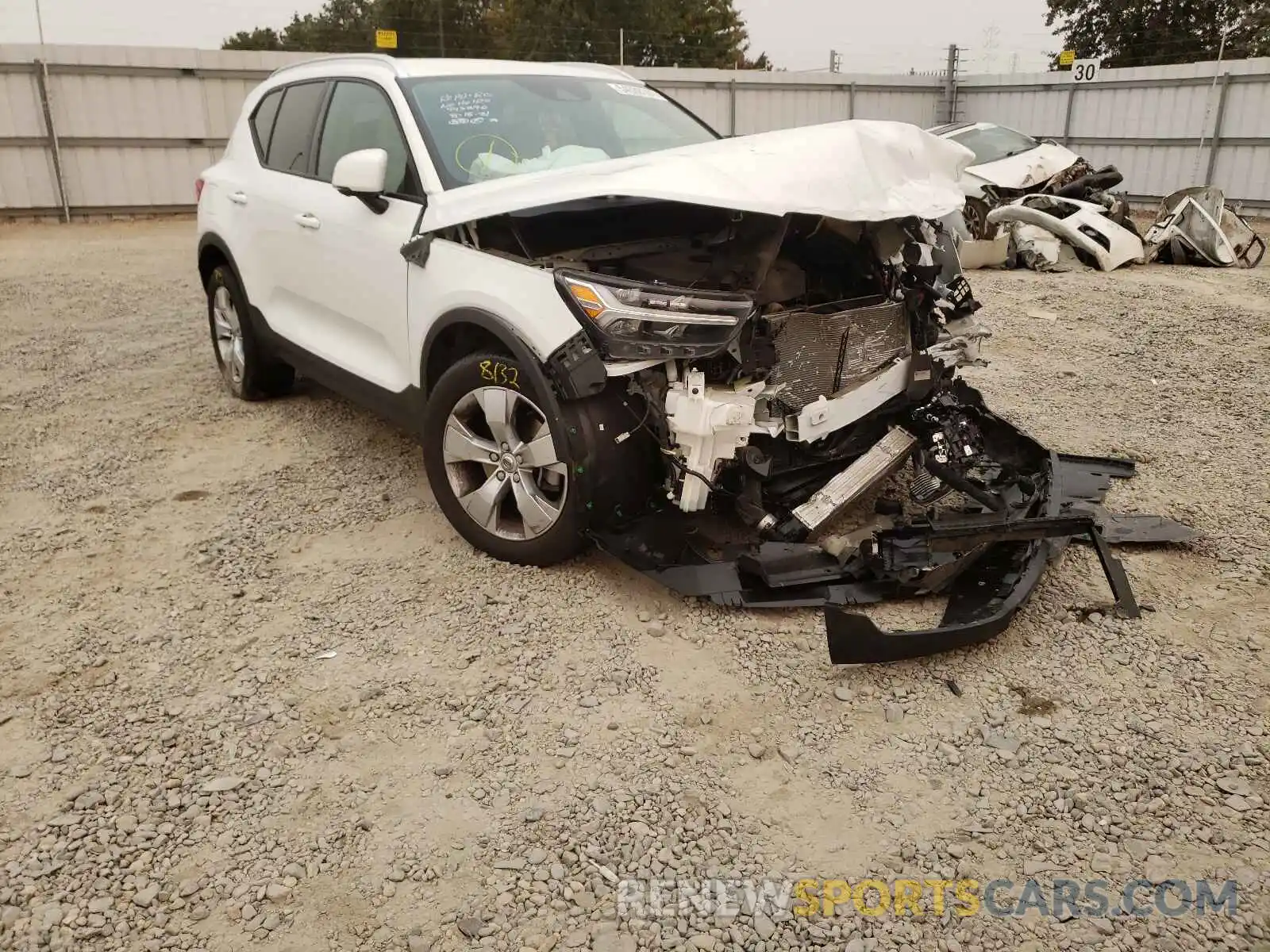 1 Photograph of a damaged car YV4162UK8K2108350 VOLVO XC40 2019