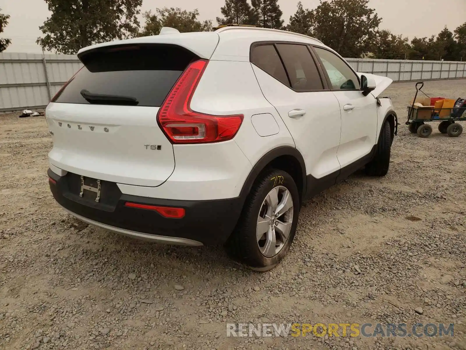 4 Photograph of a damaged car YV4162UK8K2108350 VOLVO XC40 2019