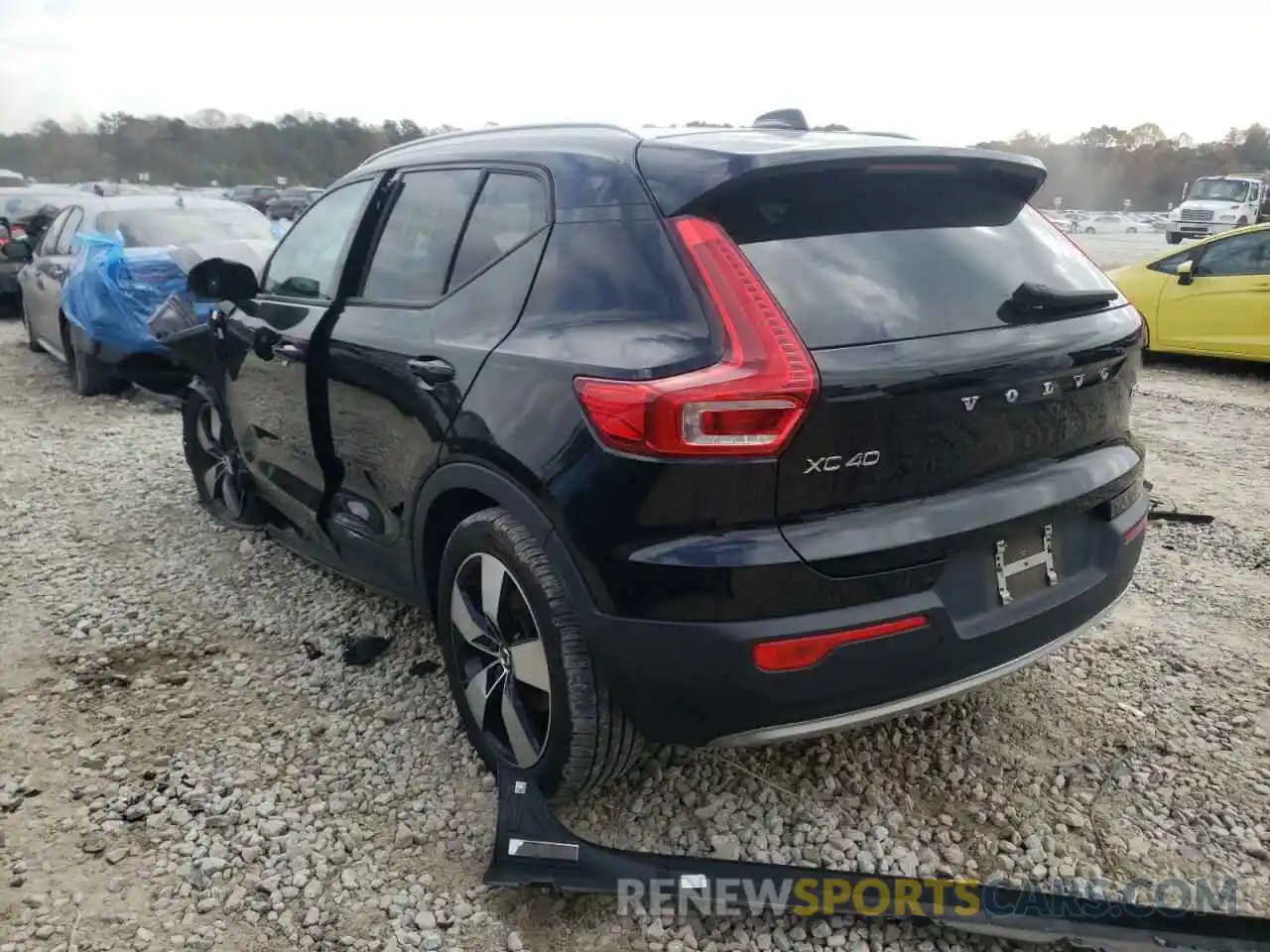 3 Photograph of a damaged car YV4162UK8K2109465 VOLVO XC40 2019