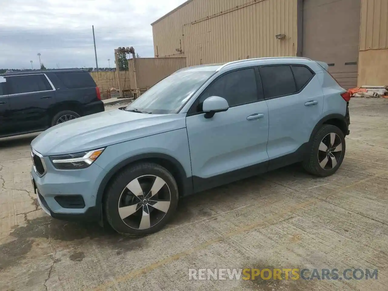 1 Photograph of a damaged car YV4162UK8K2111989 VOLVO XC40 2019