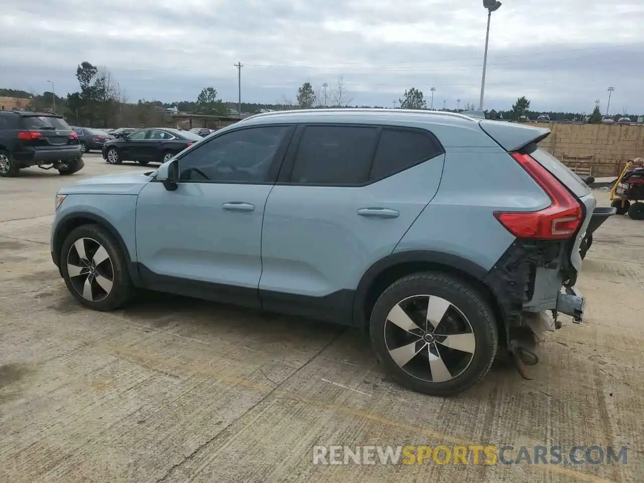 2 Photograph of a damaged car YV4162UK8K2111989 VOLVO XC40 2019