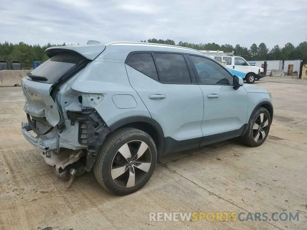 3 Photograph of a damaged car YV4162UK8K2111989 VOLVO XC40 2019