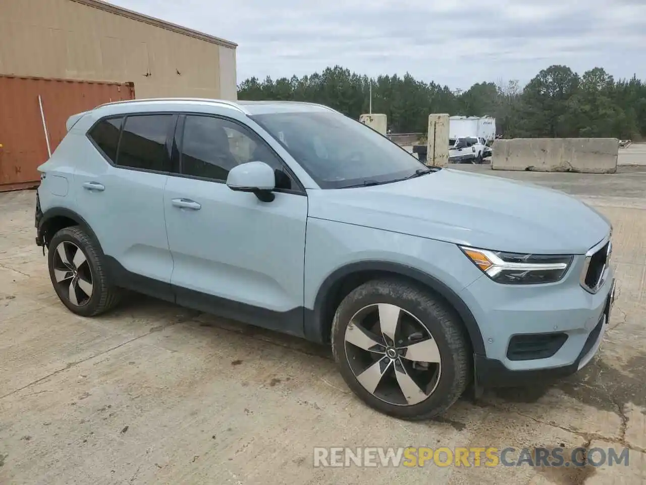 4 Photograph of a damaged car YV4162UK8K2111989 VOLVO XC40 2019