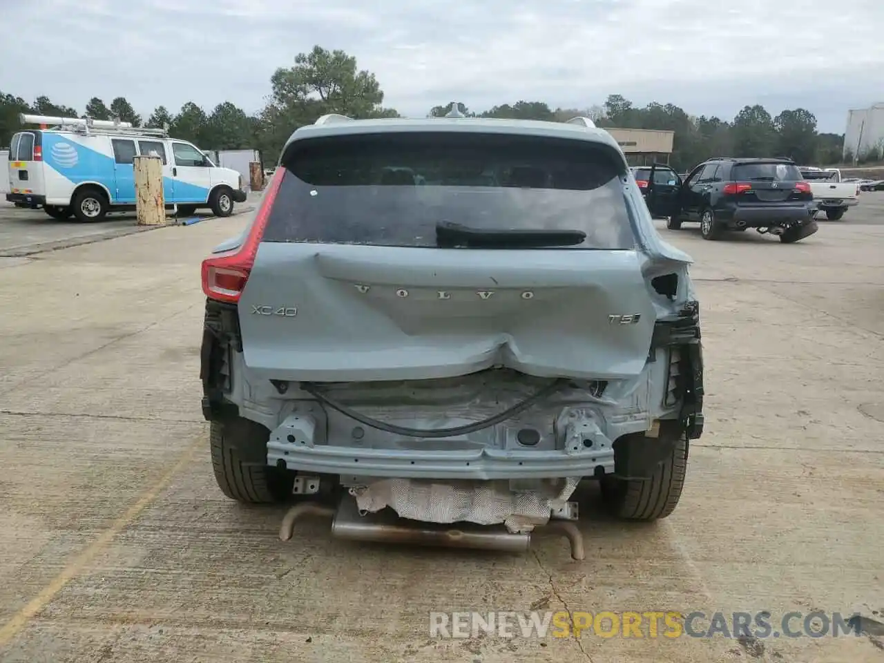 6 Photograph of a damaged car YV4162UK8K2111989 VOLVO XC40 2019