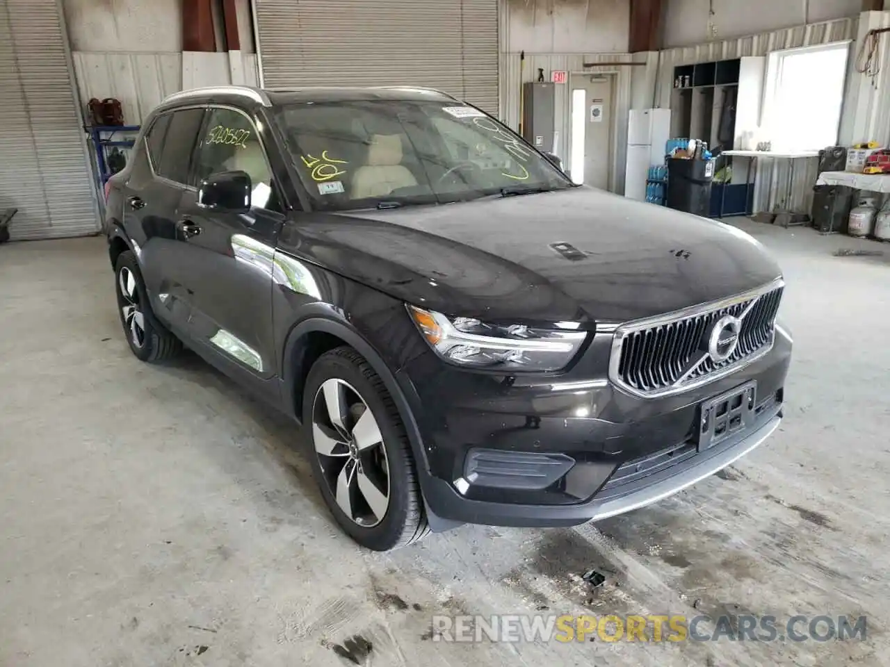 1 Photograph of a damaged car YV4162UK8K2144782 VOLVO XC40 2019