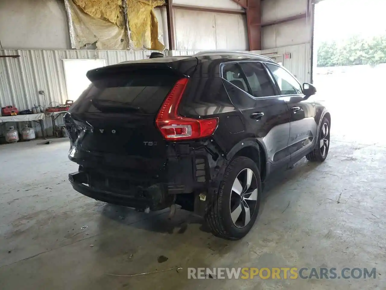 4 Photograph of a damaged car YV4162UK8K2144782 VOLVO XC40 2019