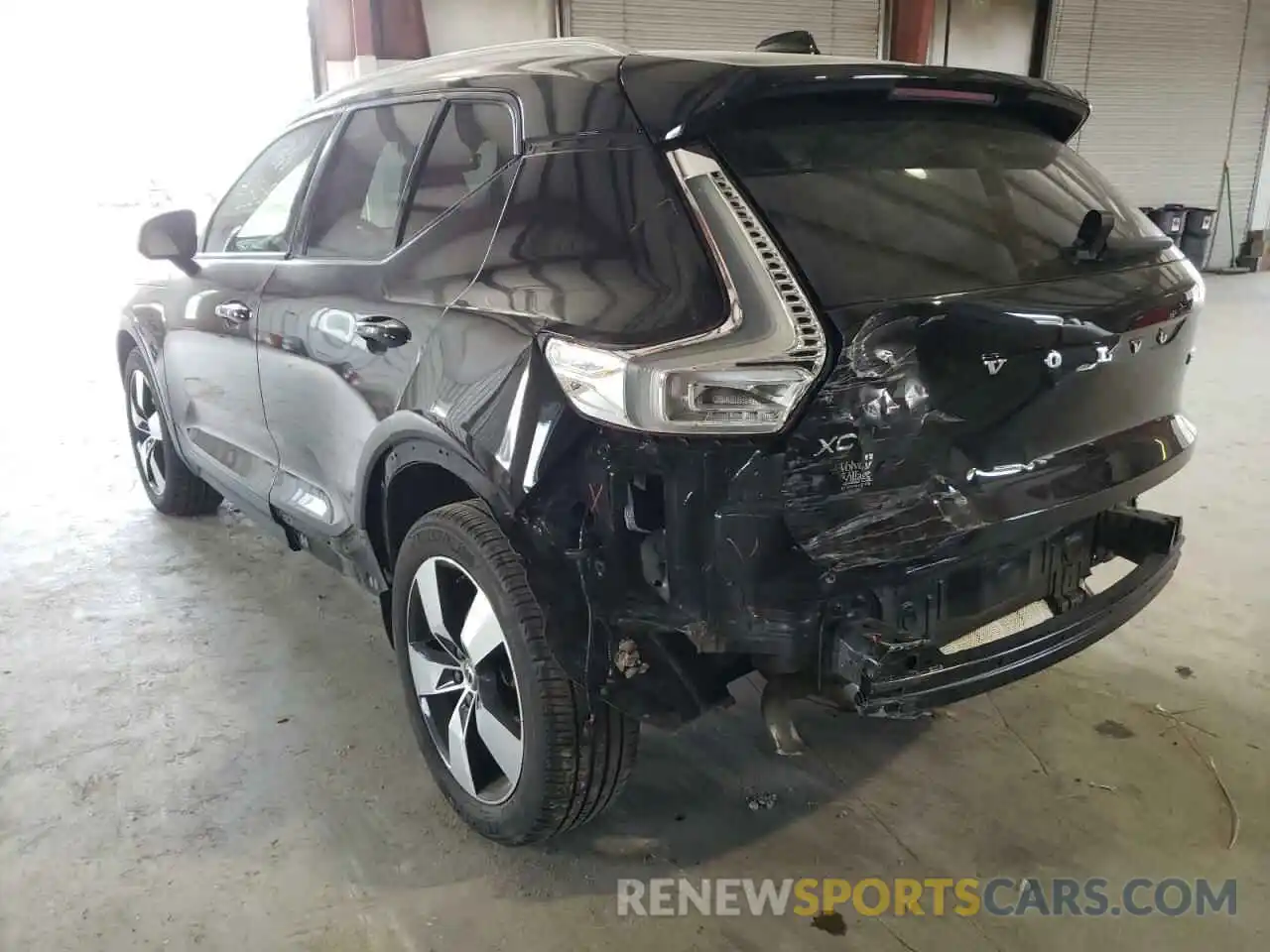 9 Photograph of a damaged car YV4162UK8K2144782 VOLVO XC40 2019