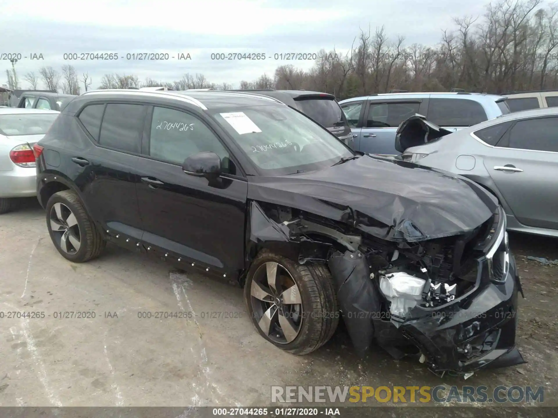 1 Photograph of a damaged car YV4162UK8K2145561 VOLVO XC40 2019