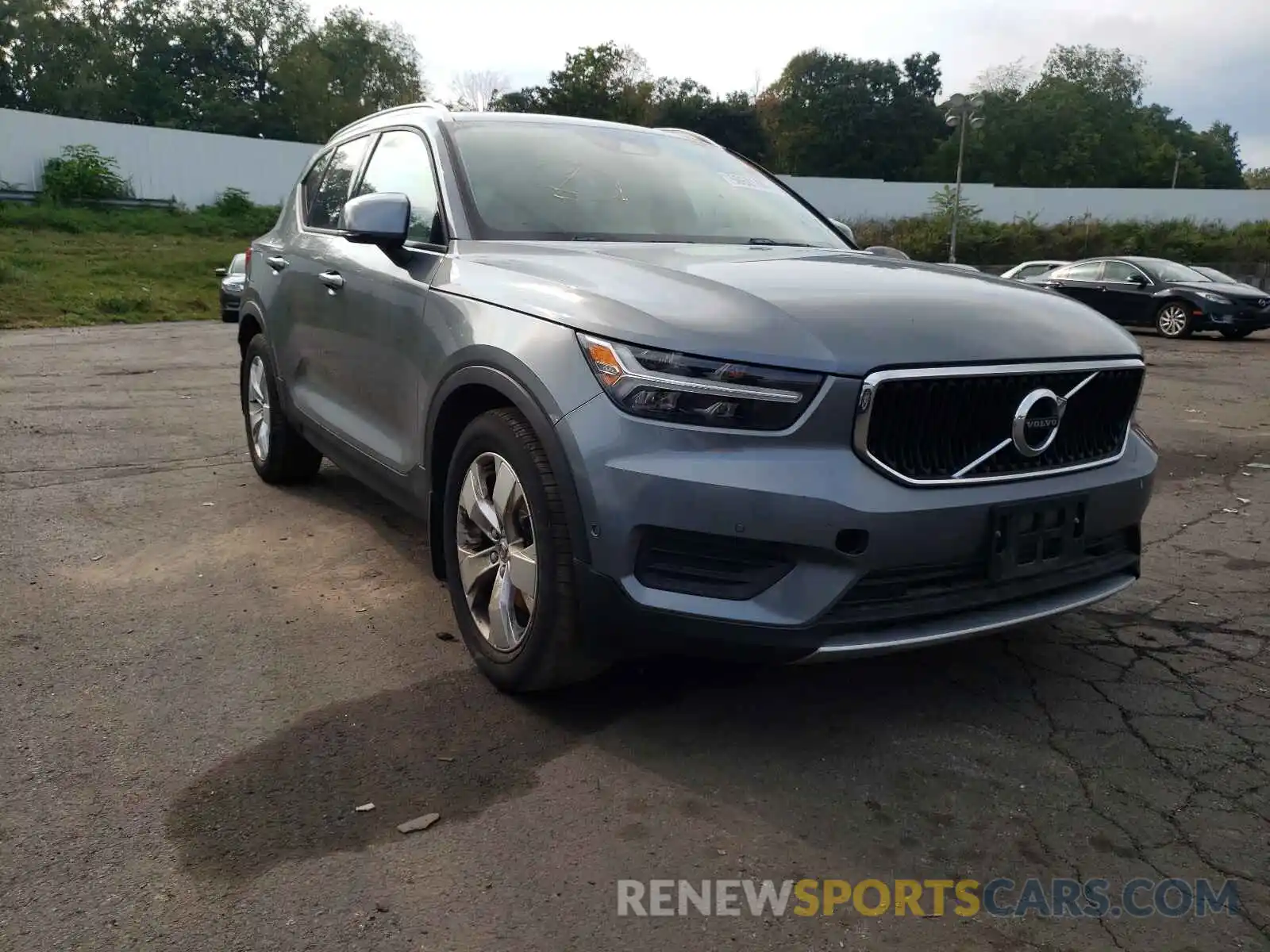 1 Photograph of a damaged car YV4162UK8K2156303 VOLVO XC40 2019