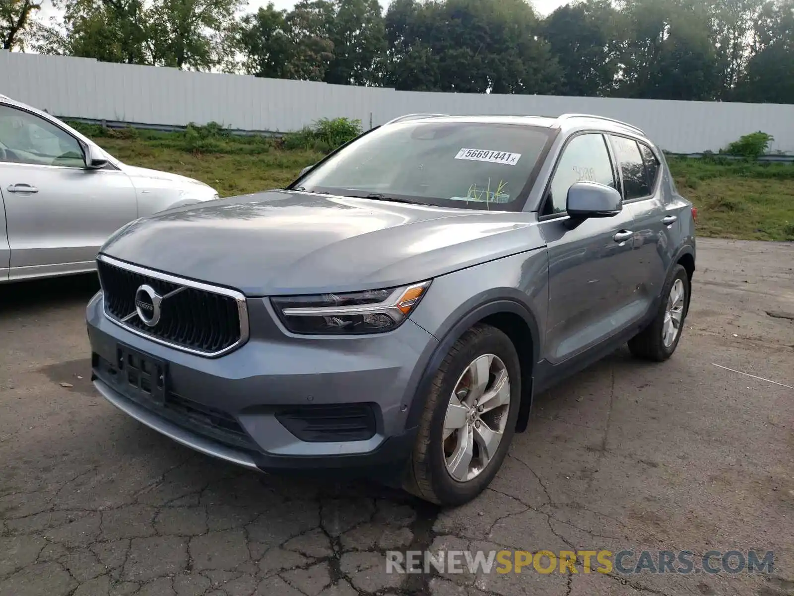 2 Photograph of a damaged car YV4162UK8K2156303 VOLVO XC40 2019