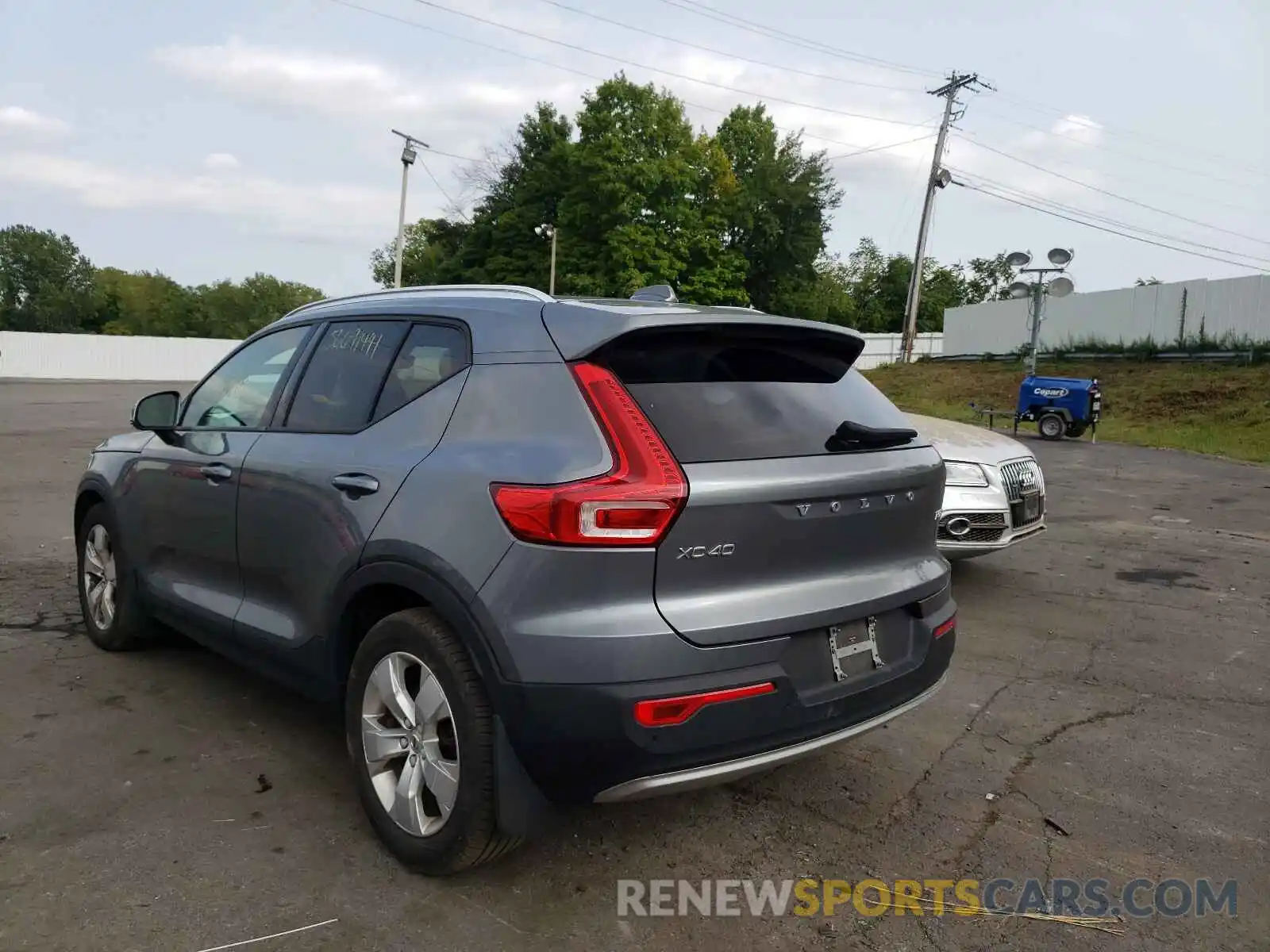 3 Photograph of a damaged car YV4162UK8K2156303 VOLVO XC40 2019